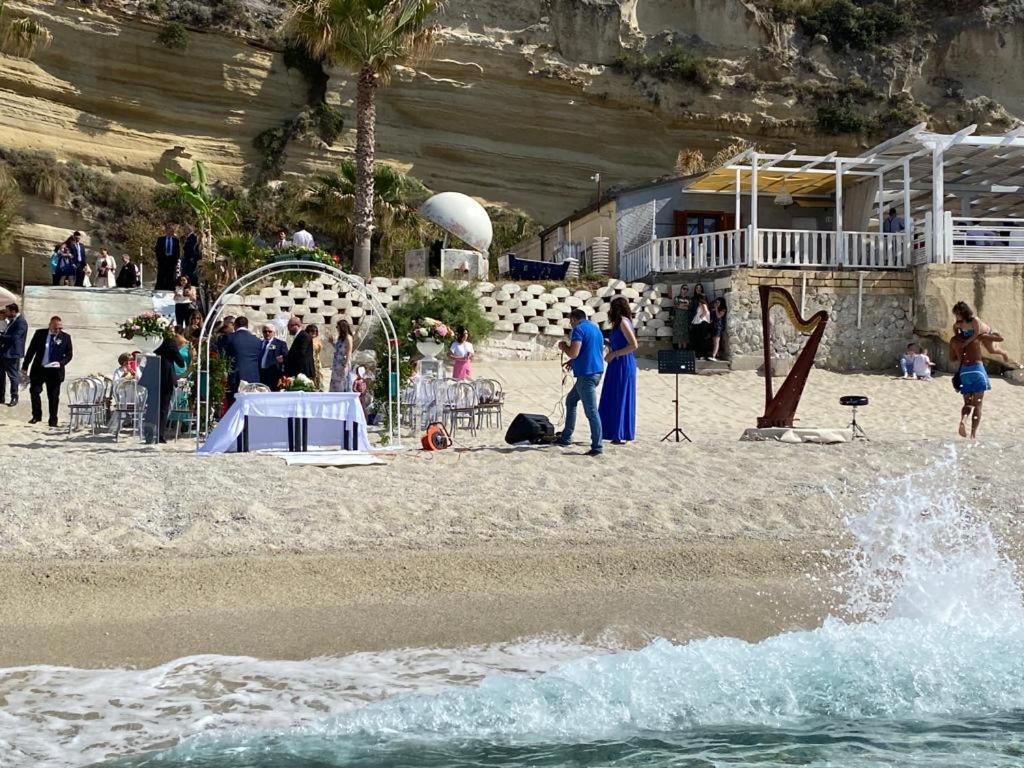 Oldwell Hotel Санта Доменика Екстериор снимка